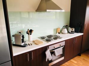 Cucina o angolo cottura di Architecturally Designed Rural Retreat