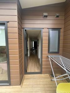 Foto sihtkohas Orewa asuva majutusasutuse Waverly Place - Unique One Room Apartment galeriist