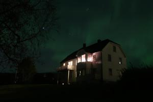 Galeriebild der Unterkunft Farmloft with Aurora and sauna in Narvik