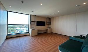 TV a/nebo společenská místnost v ubytování Ulsan Tanibay Hotel & Wedding