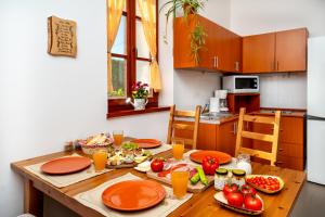 Afbeelding uit fotogalerij van Erdődy Vendégház in Kastélyosdombó +31 foto's