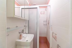 Koupelna v ubytování 1-bedroom City Center secret gem + 23 fotografií