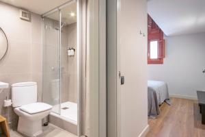 Koupelna v ubytování Uma Suites Barceloneta Beach