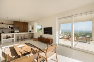A kitchen or kitchenette at Villa Skyler