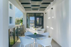 Χώρος καθιστικού στο Kataleya Poolside Suites