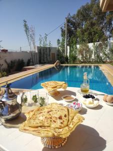 Πισίνα στο ή κοντά στο Suite nature montagne et petit déjeuner Villa Fatima +25 φωτογραφίες