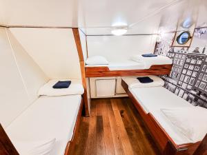 Gallery image of Neptune Boatique Hotel Amsterdam OLD in Amsterdam +36 photos