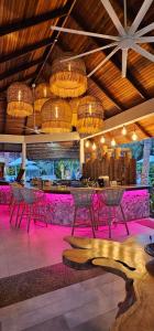 Ресторан / й інші заклади харчування у Hotel Le Duc de Praslin