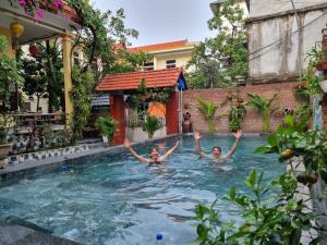 Bazén v ubytování Tam Coc Family Hotel nebo v jeho okolí