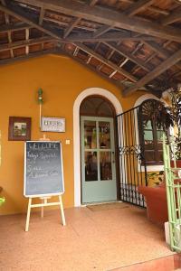 Exteriér nebo vchod ubytování Ederra Stays & Cafe