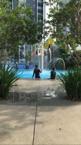 A piscina em ou perto de KaiSplash Splashmania Gamuda Cove