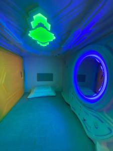 Postel nebo postele na pokoji v ubytování Mermaid Space Capsule Hostel Palermo