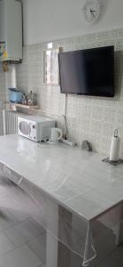 A kitchen or kitchenette at Sara Még 37 kép