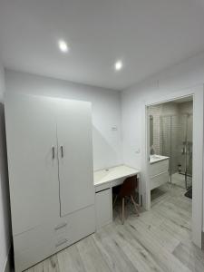 Ένα μπάνιο στο Lovely San Diego center Apartament BI Parking opcional +17 φωτογραφίες