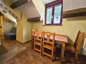 Posezení v ubytování Apartamentos Canfranc 3000