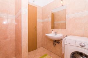 Ένα μπάνιο στο Apartment Ivica