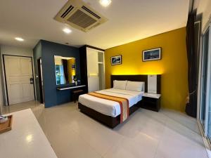 Postel nebo postele na pokoji v ubytování Gypsy Sea View Resort- Phi Phi Island + 33 fotografií
