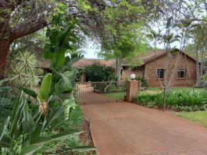 Galeriebild der Unterkunft 322 on Kiaat, Stones throw from Kruger Park, Malelane Gate in Malelane