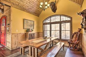 Photo de la galerie de l'établissement On the Rocks, à New Tazewell