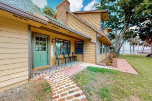 Fotografie z fotogalerie ubytování The Manatee Cove - Main Home + Studio v destinaci Cocoa + 15 fotografií