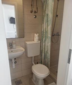 Ένα μπάνιο στο Cozy Rooms At Old City Gate +12 φωτογραφίες