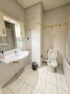 Ένα μπάνιο στο S+2 avec Jardin à l'aouina +13 φωτογραφίες