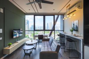 Televisi dan/atau pusat hiburan di Scarletz Suites KLCC by GB