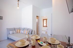 Χώρος καθιστικού στο Kastro Shared Pool Suites