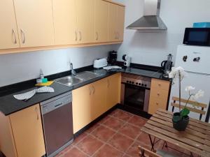 Kuchnia lub aneks kuchenny w obiekcie Villa Erimar