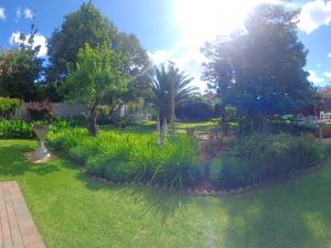 Vườn quanh Ceelee's Place