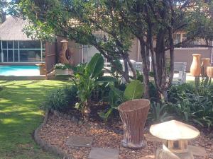 Vườn quanh Ceelee's Place