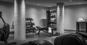 Maldron Hotel Brighton City Centre的健身中心和/或健身设施