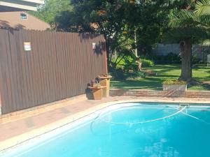 Hồ bơi trong/gần Ceelee's Place