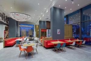 A restaurant or other place to eat at Ibis Konya