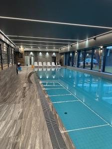 Bazén v ubytování Apartament Lux Kasprowicza z basenem SPA Siłownia nebo v jeho okolí