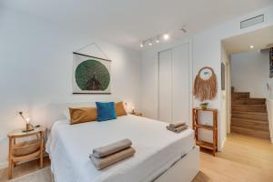 Postel nebo postele na pokoji v ubytování Urban Chic Loft Malaga City Center