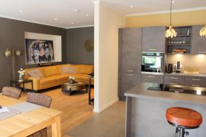 Η κουζίνα ή μικρή κουζίνα στο MOSELROMANCE - Luxusapartment - große Terrasse - ruhige Lage