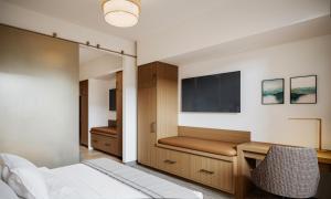 Letto o letti in una camera di The Kulshan Hotel