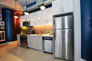 Downtown LA's Most Requested Property, Sleeps 4 with Free Parking!
