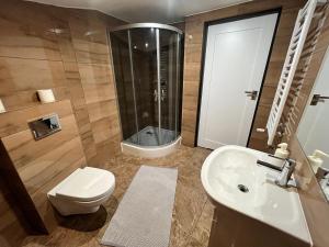 Kúpeľňa v ubytovaní Hostel & Restauracja Santorini