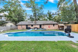 Bazén v ubytování Tranquil Escape with pool and casita. Pet ok. Spring TX nebo v jeho okolí