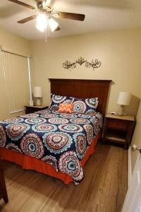 Ένα ή περισσότερα κρεβάτια σε δωμάτιο στο Laguna Bay Villas - Disney Area Condo +29 φωτογραφίες