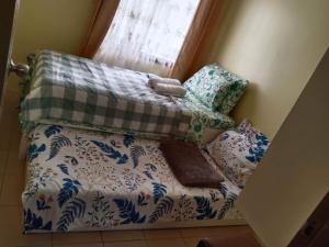 Postel nebo postele na pokoji v ubytování 2bdr condo rental furnished, w parking wifi free use pool
