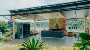 Viajero Guatapé Hostel & Lake Club外面的花园