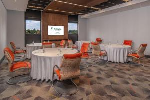 Holiday Inn - Nairobi Two Rivers Mall by IHG商务区和/或会议室