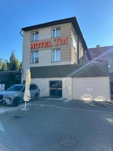 Budova, v ktorej sa hotel nachádza + 35 fotografií