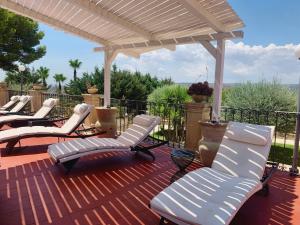 A balcony or terrace at Il Calesse - Noto