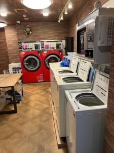 Kuchyň nebo kuchyňský kout v ubytování 新宿繁华街道-上野池袋渋谷直达-Max3p-新宿Shinjuku徒步10分