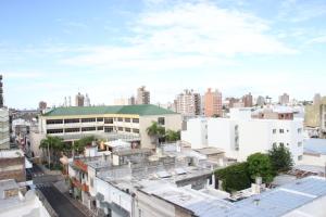 vistas a la ciudad desde el techo de un edificio en Departamento Peatonal II en Paraná