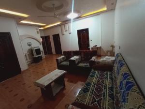 Aswan City Center Guest House的休息区